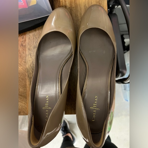 Cole Haan women's wedge pump - Picture 3 of 5